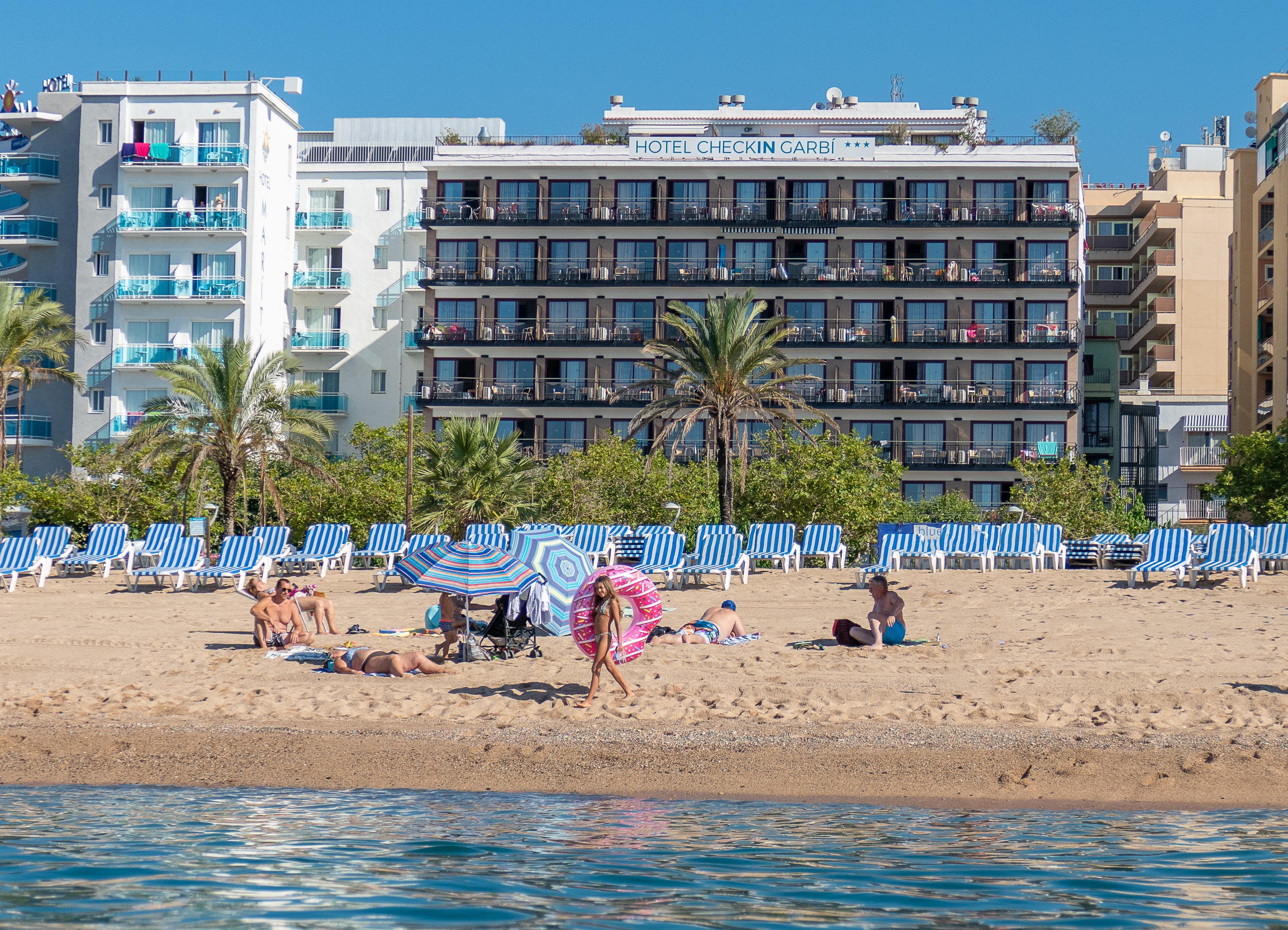 Hotel Checkin Garbí Calella Exterior foto