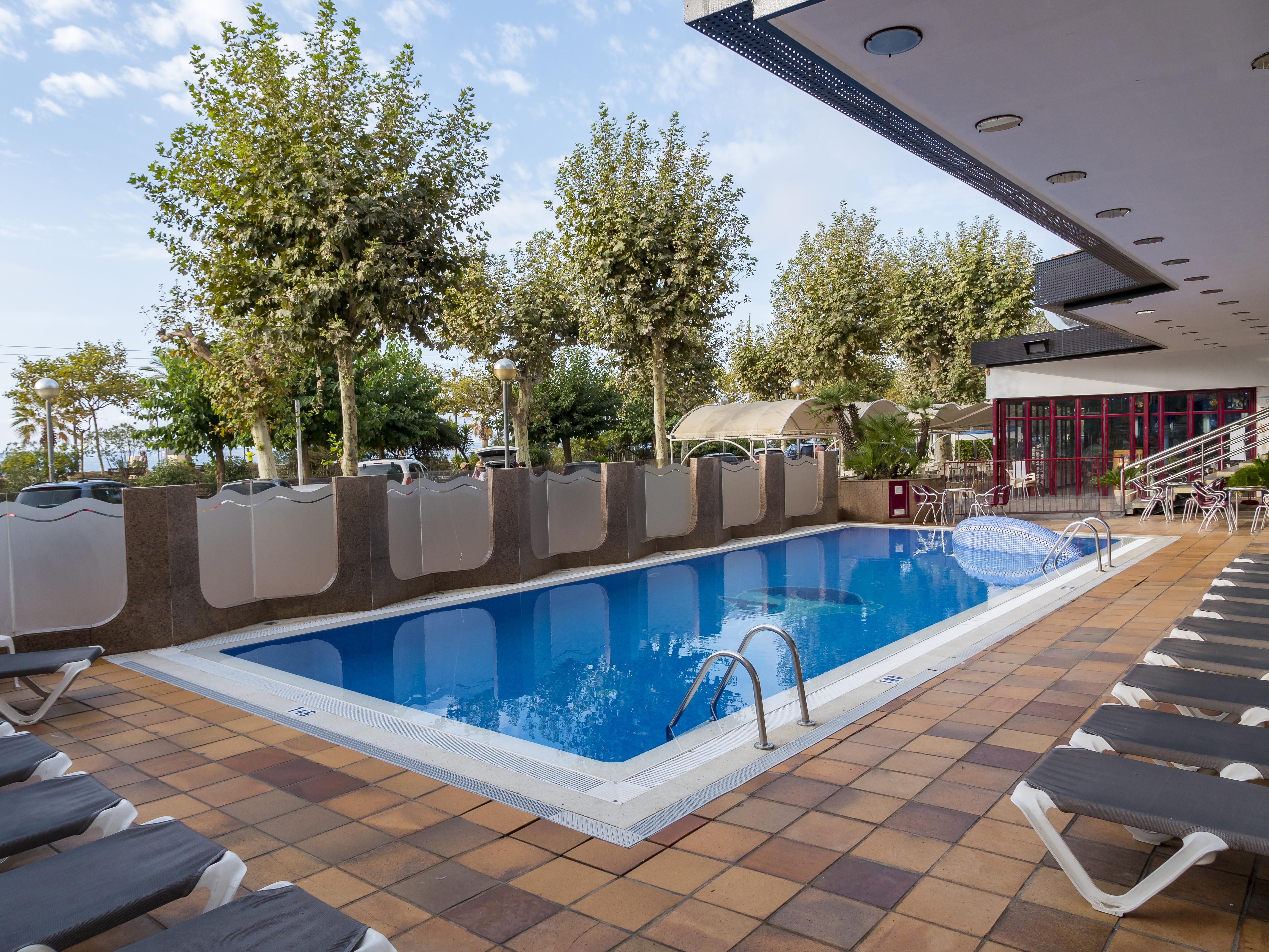 Hotel Checkin Garbí Calella Exterior foto