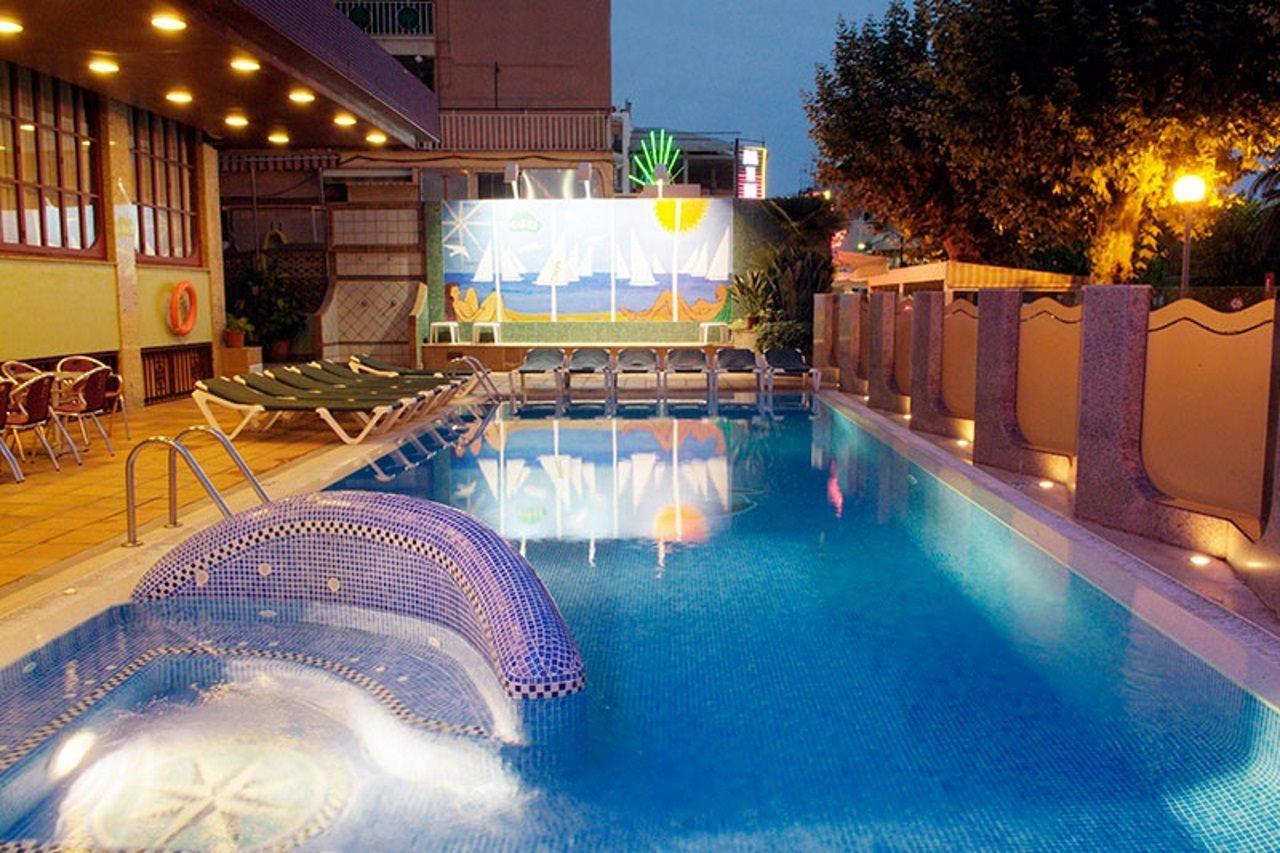 Hotel Checkin Garbí Calella Exterior foto